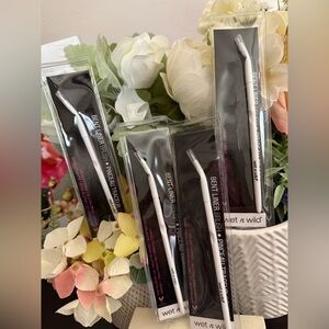 🆕🪷 WET n WILD SET OF 4 BENT LINER PRECISION MAKE-UP BRUSH. NEW FACTORY SEALED.